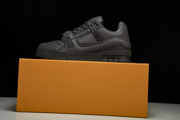 L&V SNEAKERS