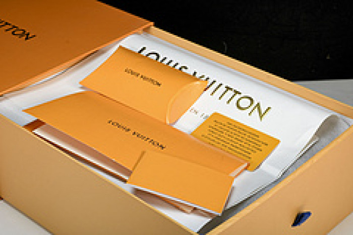 L&V SNEAKERS