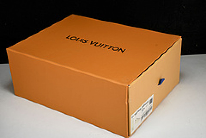 L&V SNEAKERS