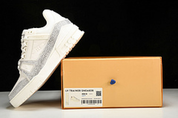L&V SNEAKERS