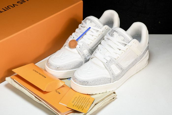 L&V SNEAKERS