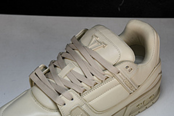 L&V SNEAKERS
