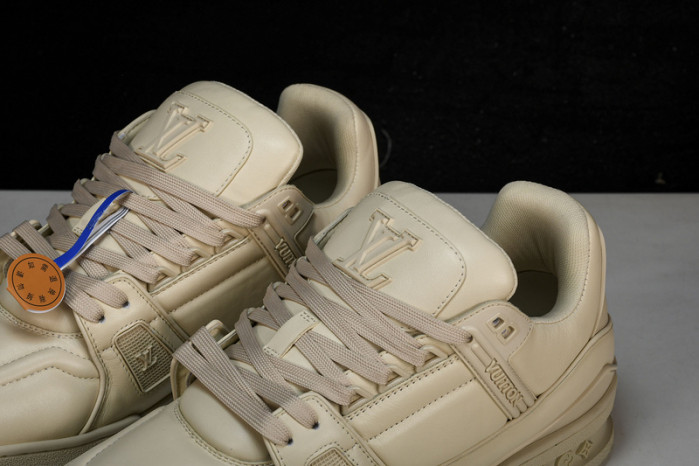 L&V SNEAKERS