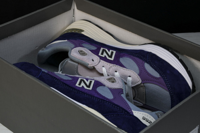 New Balance M992AA