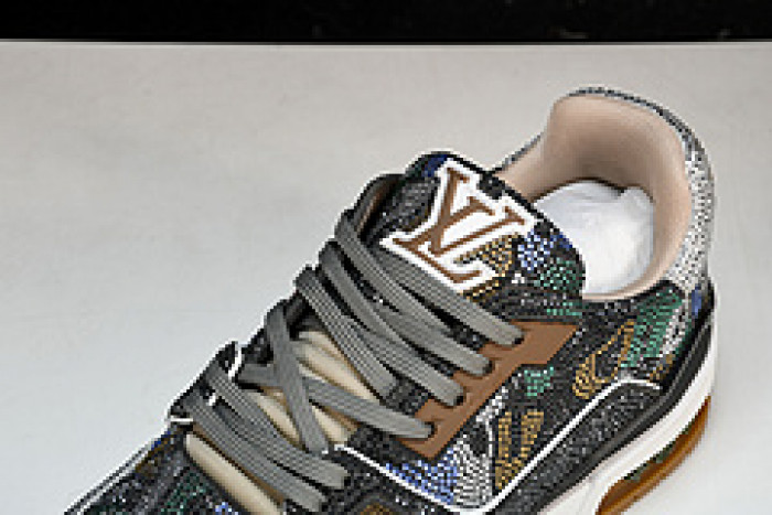 L&V SNEAKERS