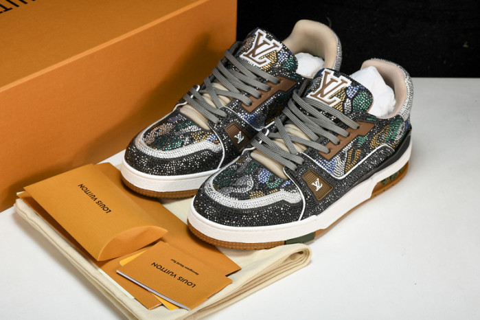 L&V SNEAKERS
