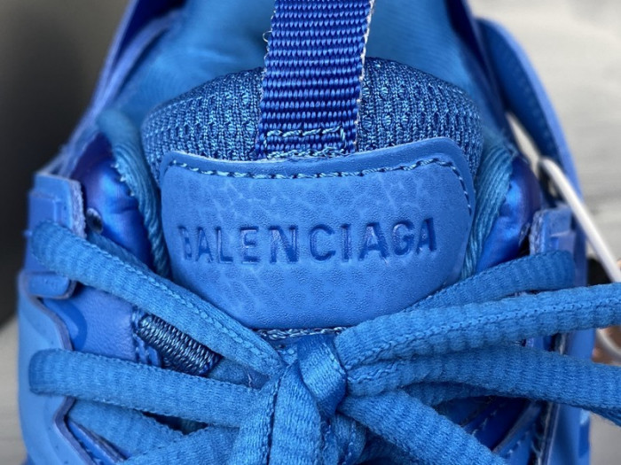 BLEN Track blue