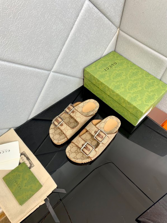 G DESIGNER SLIPPERS