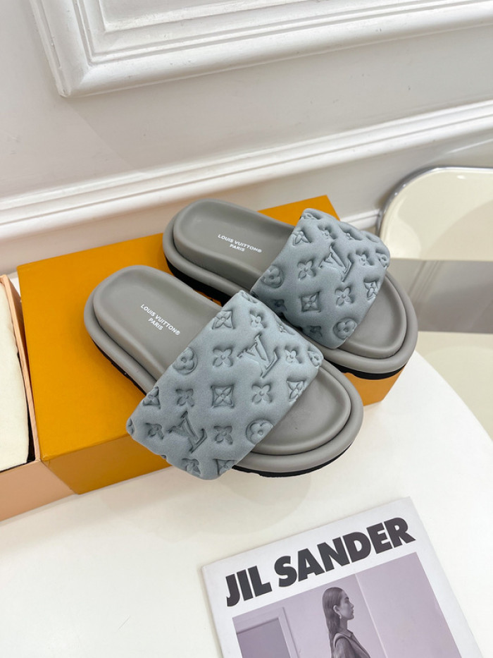 L&V SLIPPERS