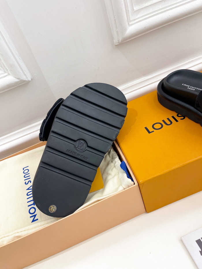 L&V SLIPPERS