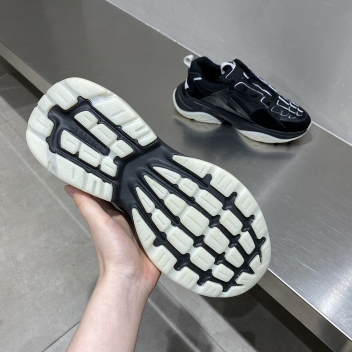 AM1R1 SNEAKERS