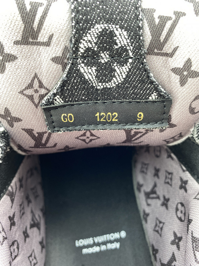 L&V SNEAKERS