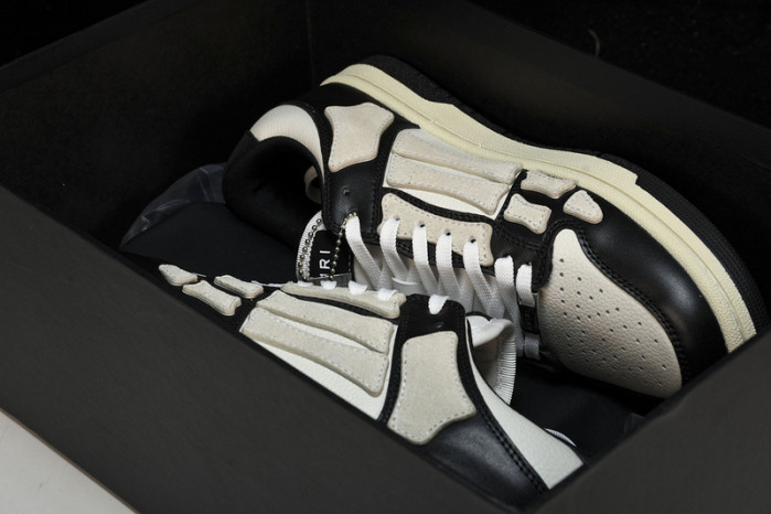 AM1R1 SNEAKERS