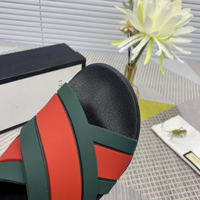 G DESIGNER SLIPPERS