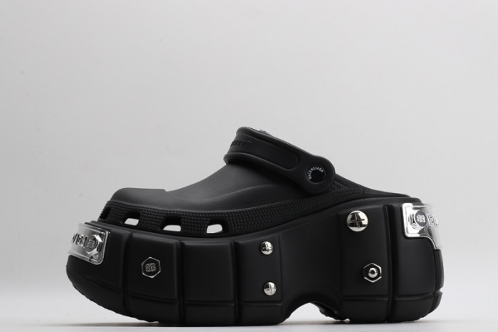 BLEN DESIGNER SLIPPERS