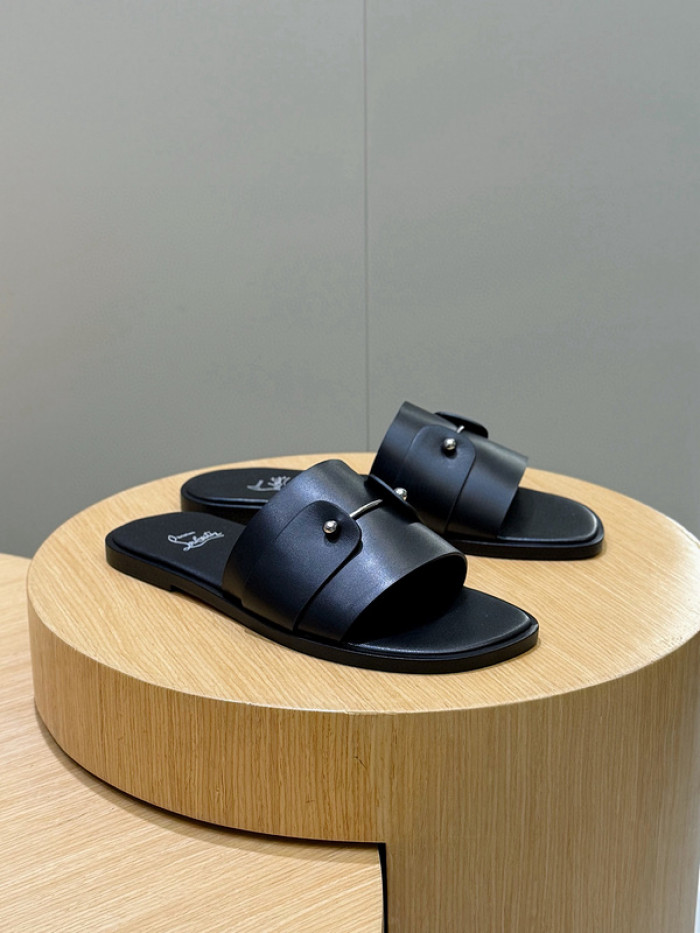 CL SLIPPERS