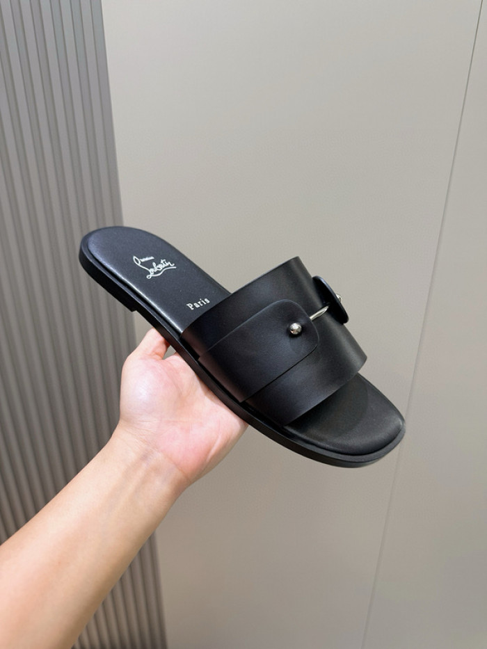 CL SLIPPERS