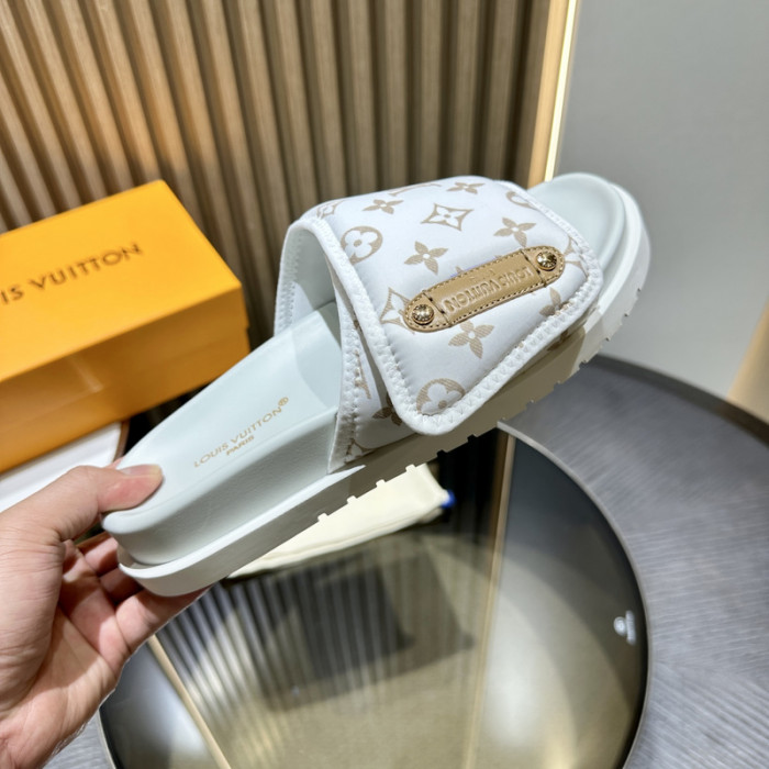 L&V SLIPPERS