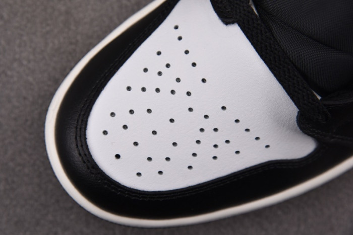 Air Jordan 1 Mid Black Toe Starfish DQ8426-801