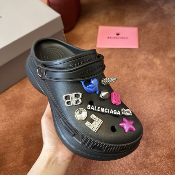BLEN DESIGNER SLIPPERS