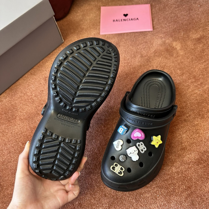 BLEN DESIGNER SLIPPERS