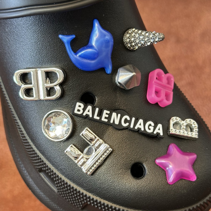 BLEN DESIGNER SLIPPERS