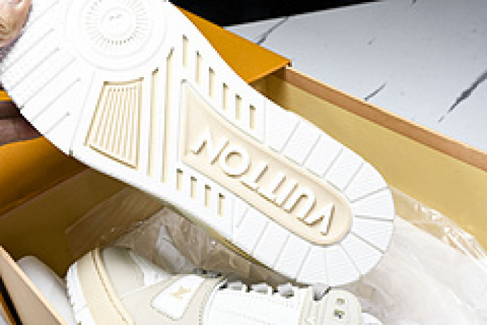 L&V SNEAKERS