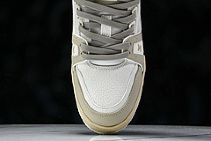 L&V SNEAKERS