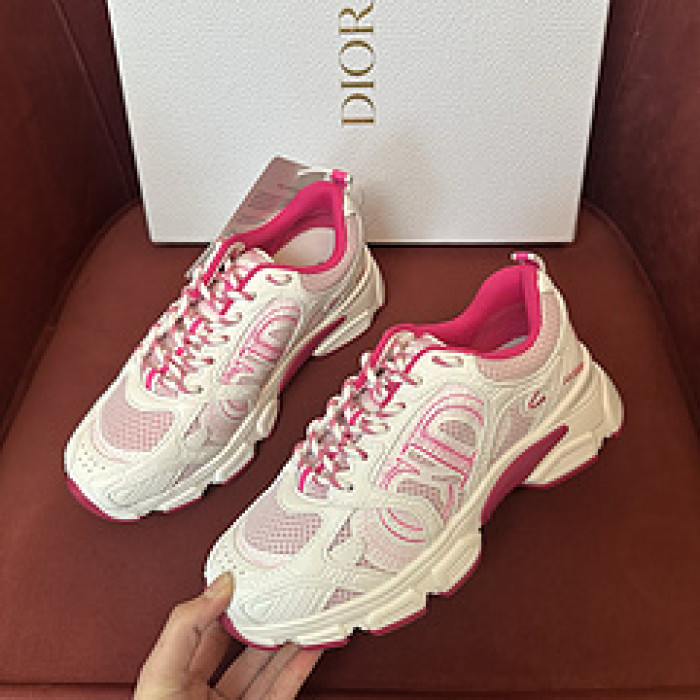 D designer sneaker