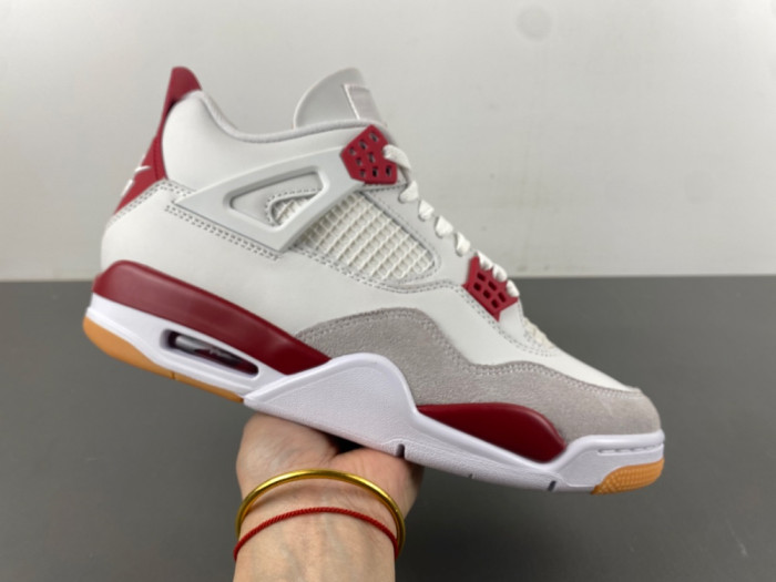 Nike SB x Air Jordan 4 Retro SP 