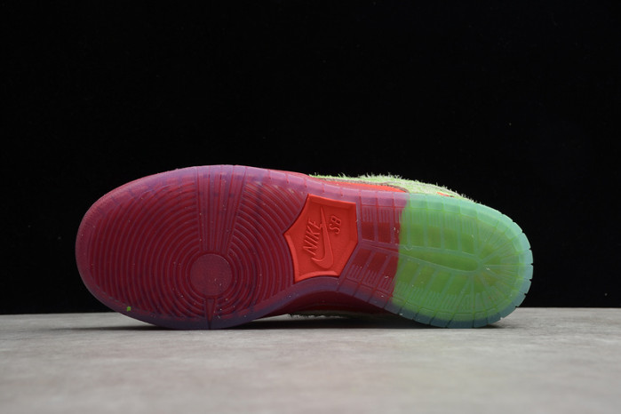 Nike SB Dunk low Strawberry Cough CW7903-601