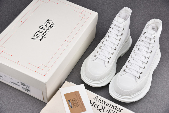 Alexander McQueen Boost white