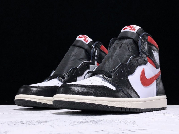 JORDAN 1 RETRO HIGH BLACK GYM RED 555088-061