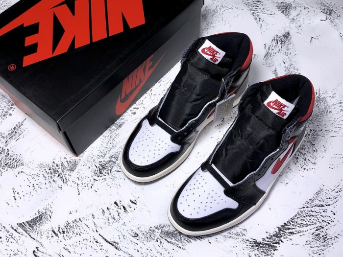 JORDAN 1 RETRO HIGH BLACK GYM RED 555088-061