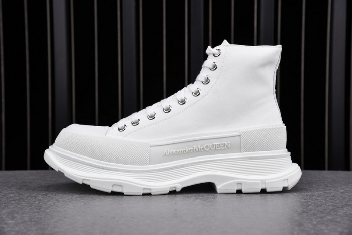 Alexander McQueen Boost white