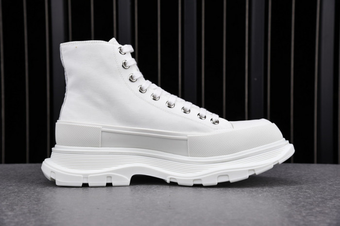 Alexander McQueen Boost white