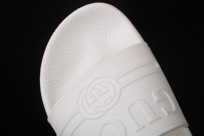 G DESIGNER SLIPPERS