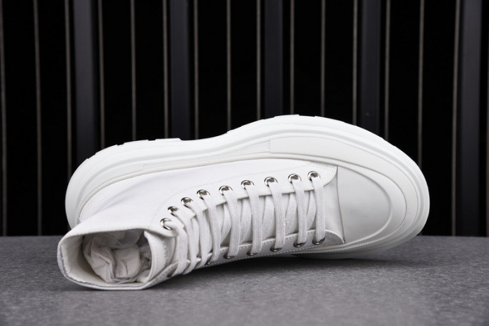 Alexander McQueen Boost white