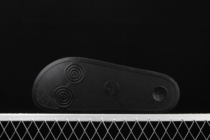 G DESIGNER SLIPPERS