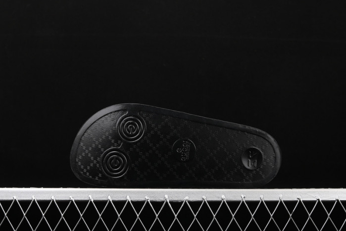 G DESIGNER SLIPPERS
