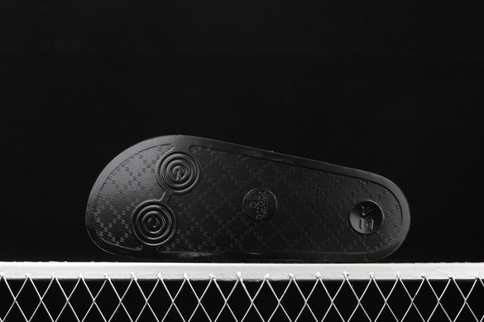 G DESIGNER SLIPPERS