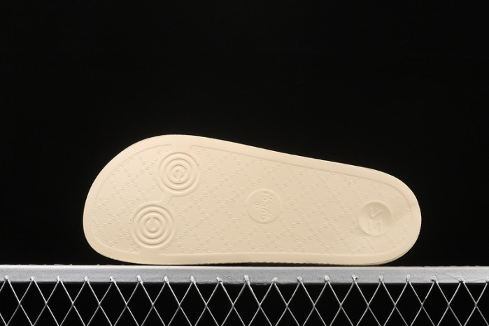 G DESIGNER SLIPPERS