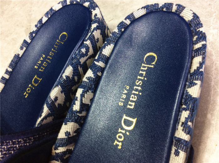 L&V SLIPPERS