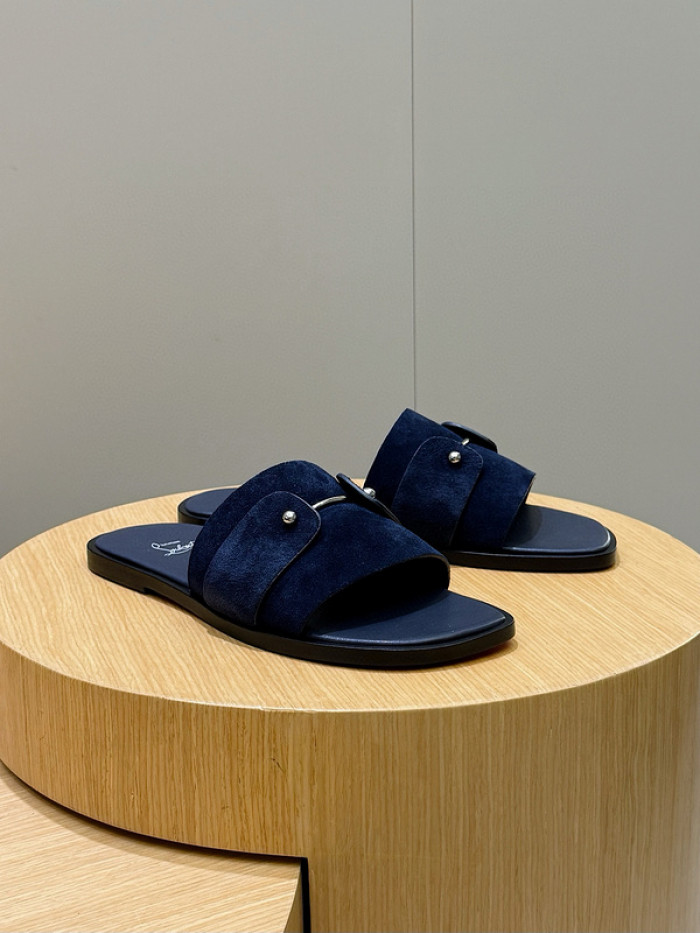 CL SLIPPERS