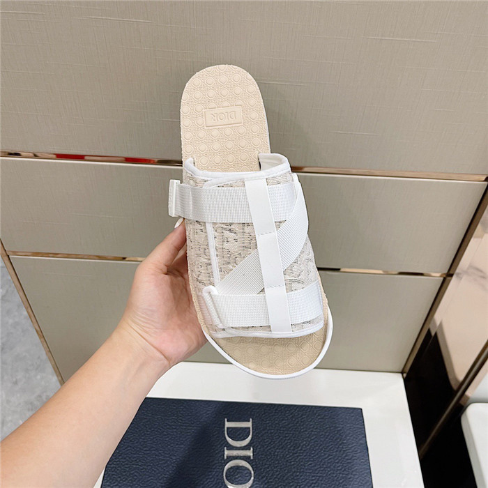 DO DESIGNER SLIPPERS