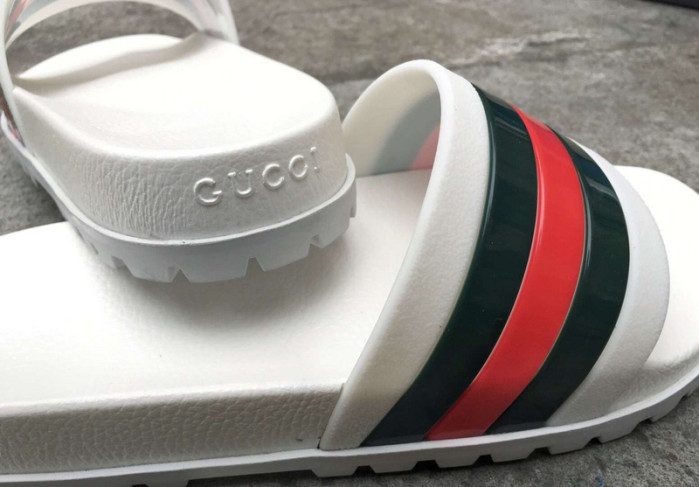 G DESIGNER SLIPPERS