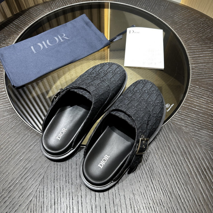DO DESIGNER SLIPPERS