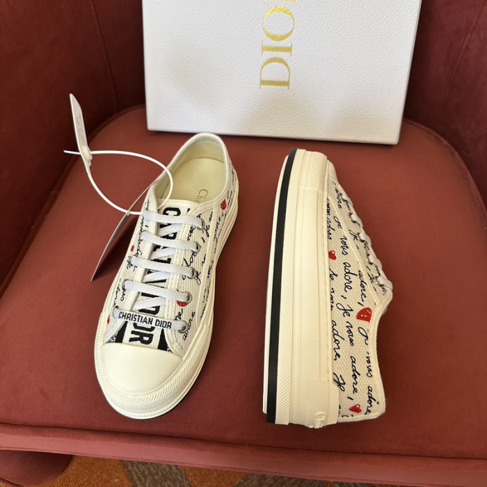 D designer sneaker