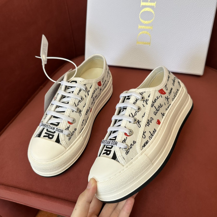 D designer sneaker