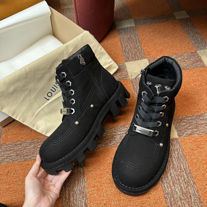 L&V SNEAKERS